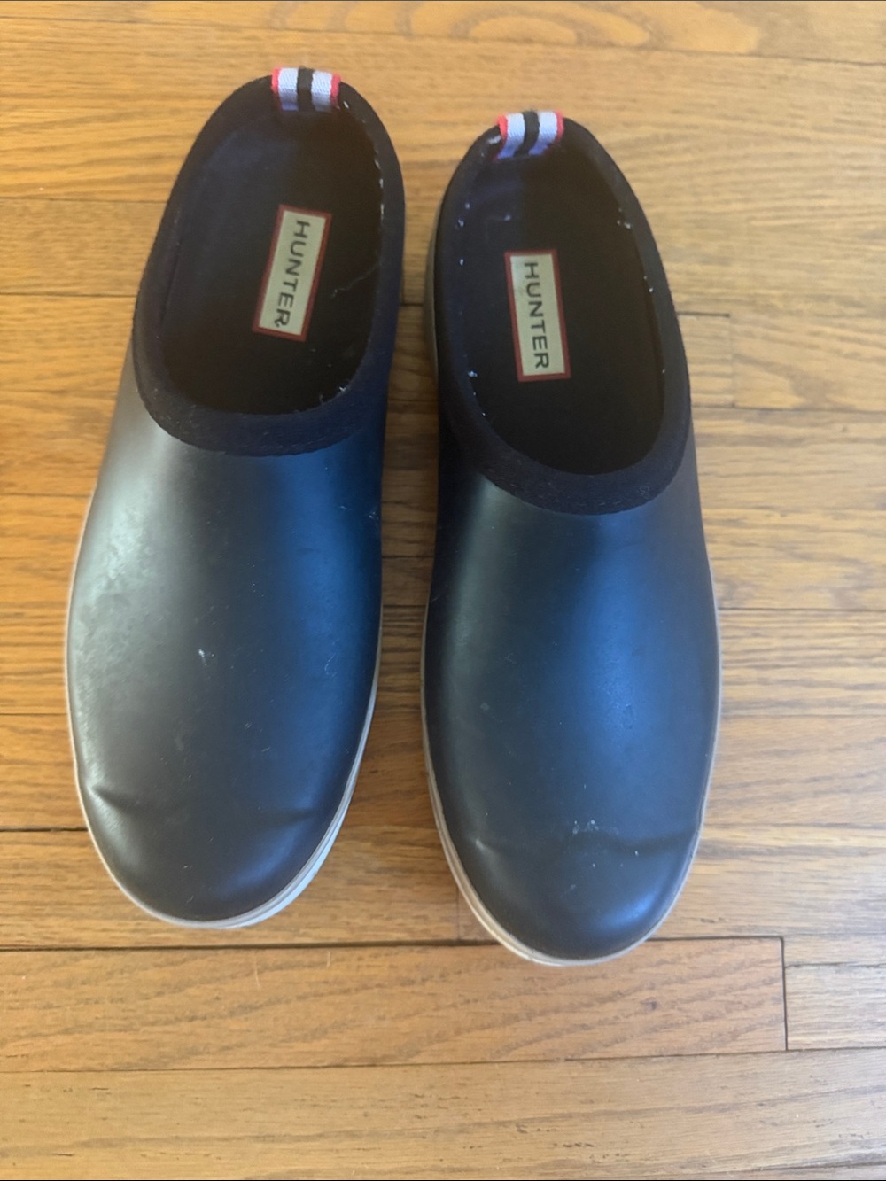 Hunter rubber clogs